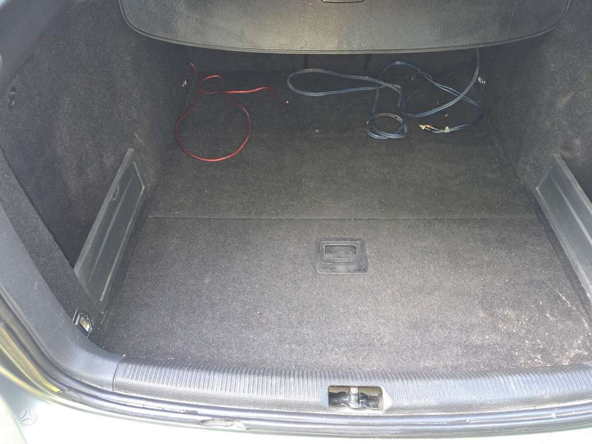 Volkswagen Passat - 11