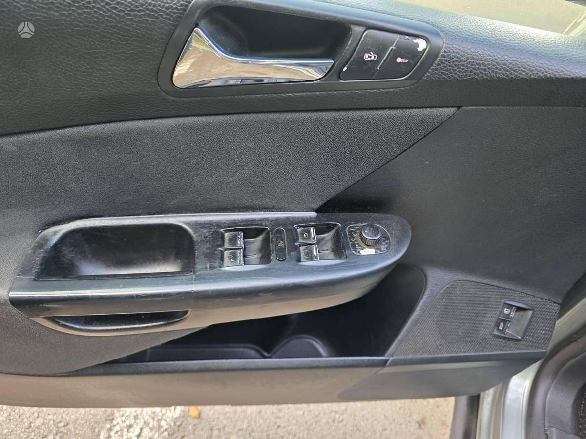 Volkswagen Passat - 12