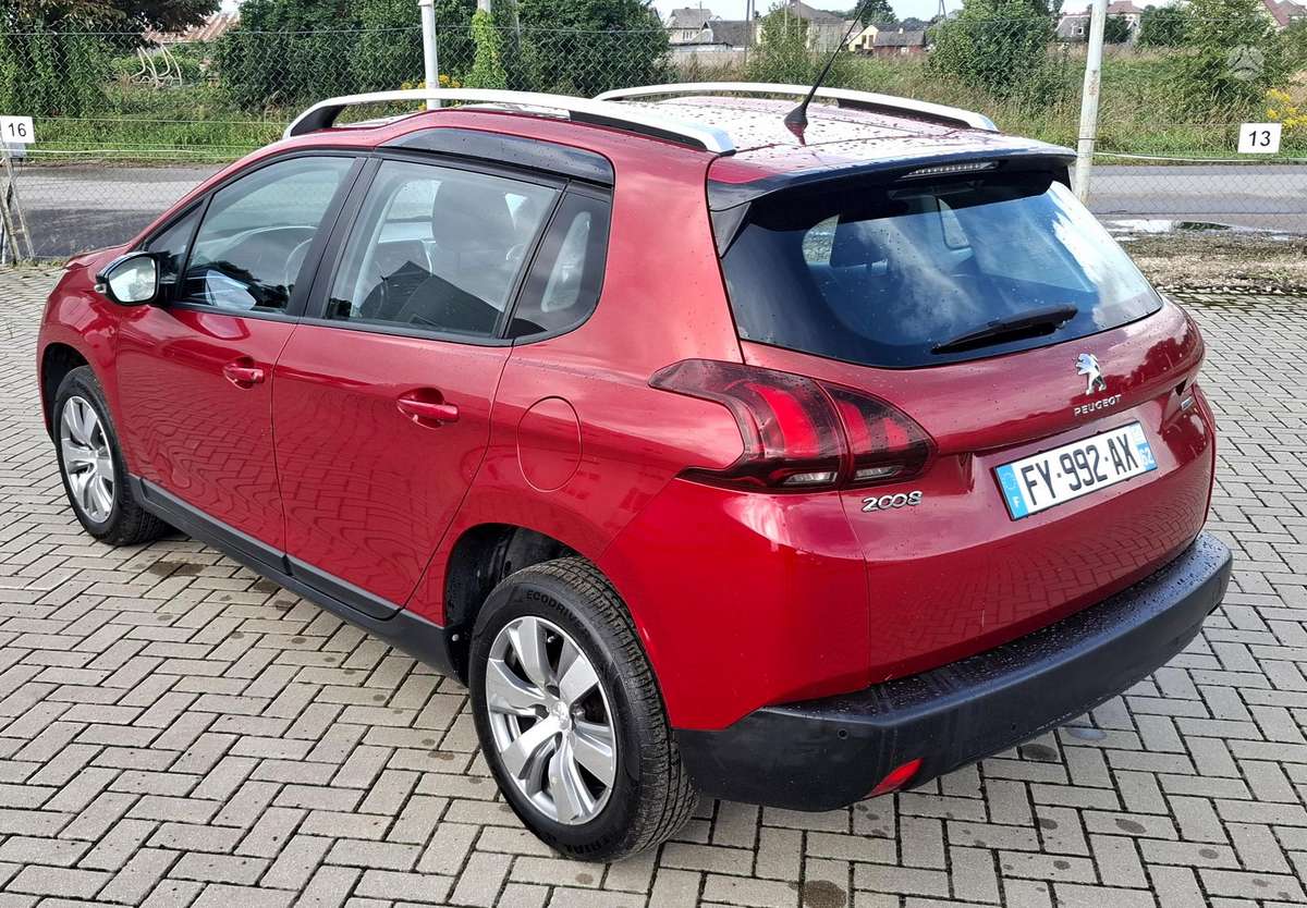 Peugeot 2008, 1.2 l., hatchback