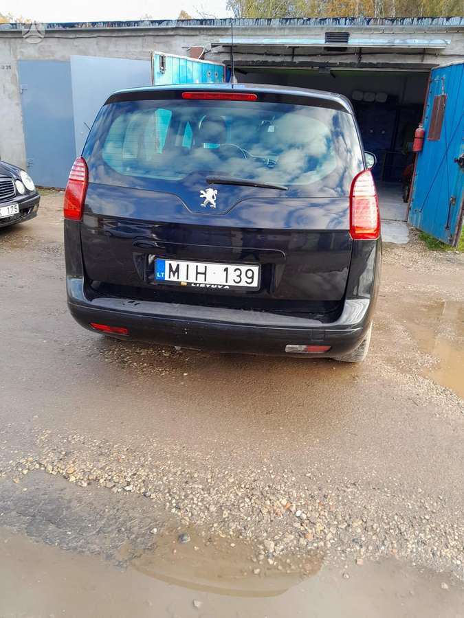 Peugeot 5008 - 3