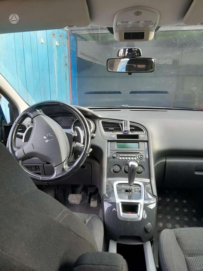 Peugeot 5008 - 5