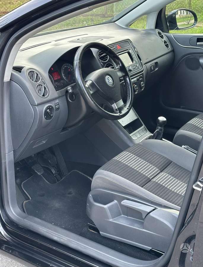 Volkswagen Golf Plus - 9