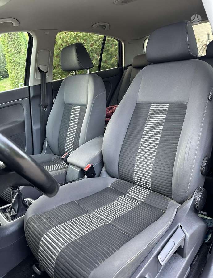 Volkswagen Golf Plus - 10