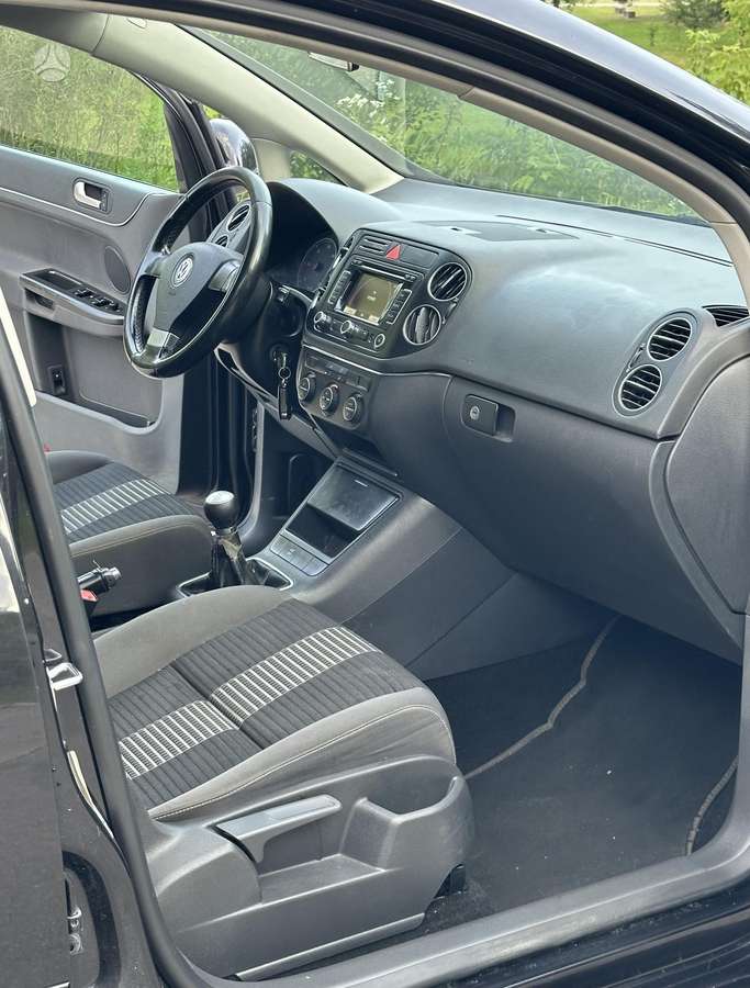 Volkswagen Golf Plus - 11