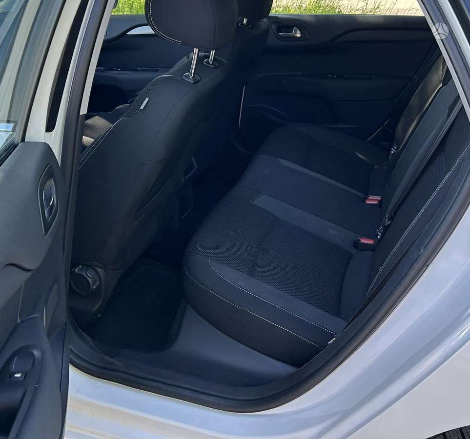 Citroen C4, 1.2 l., Хэтчбек