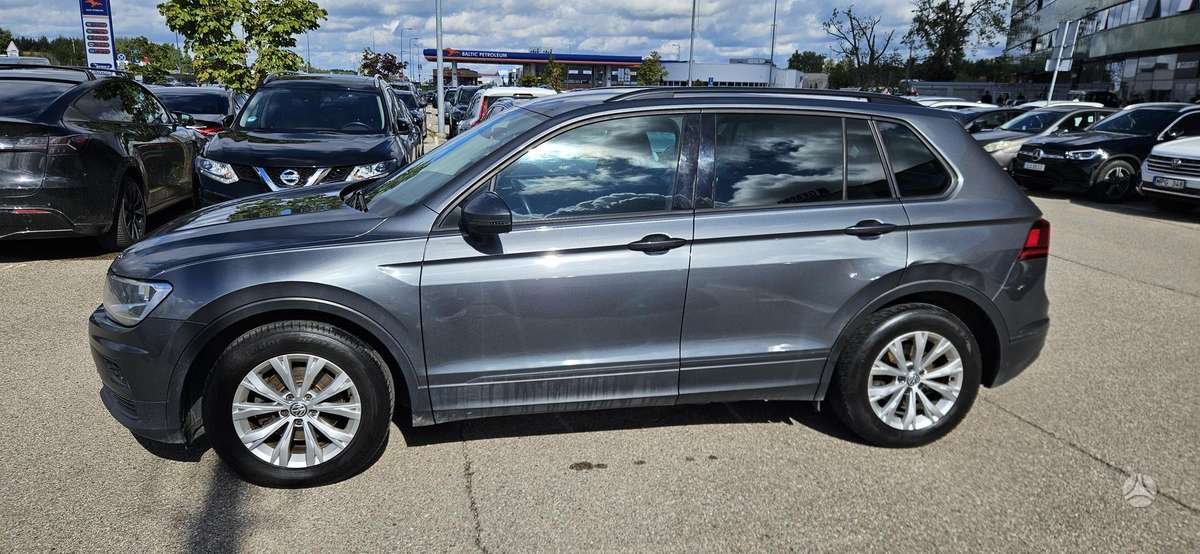 Volkswagen Tiguan - 4