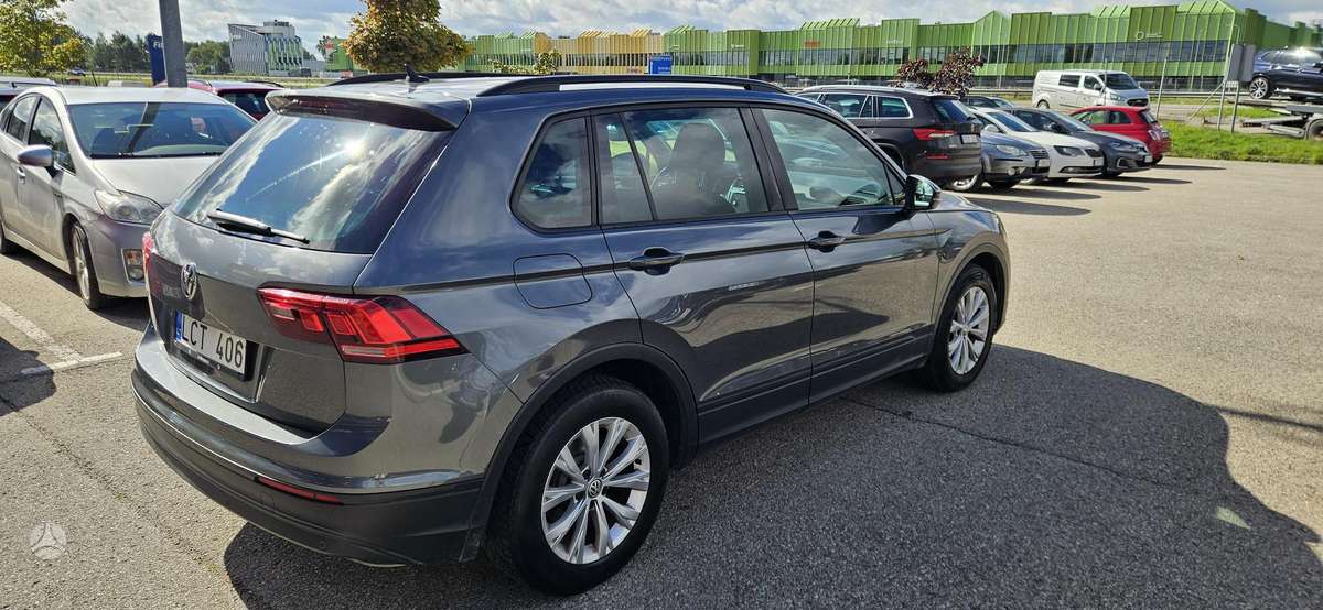 Volkswagen Tiguan - 5