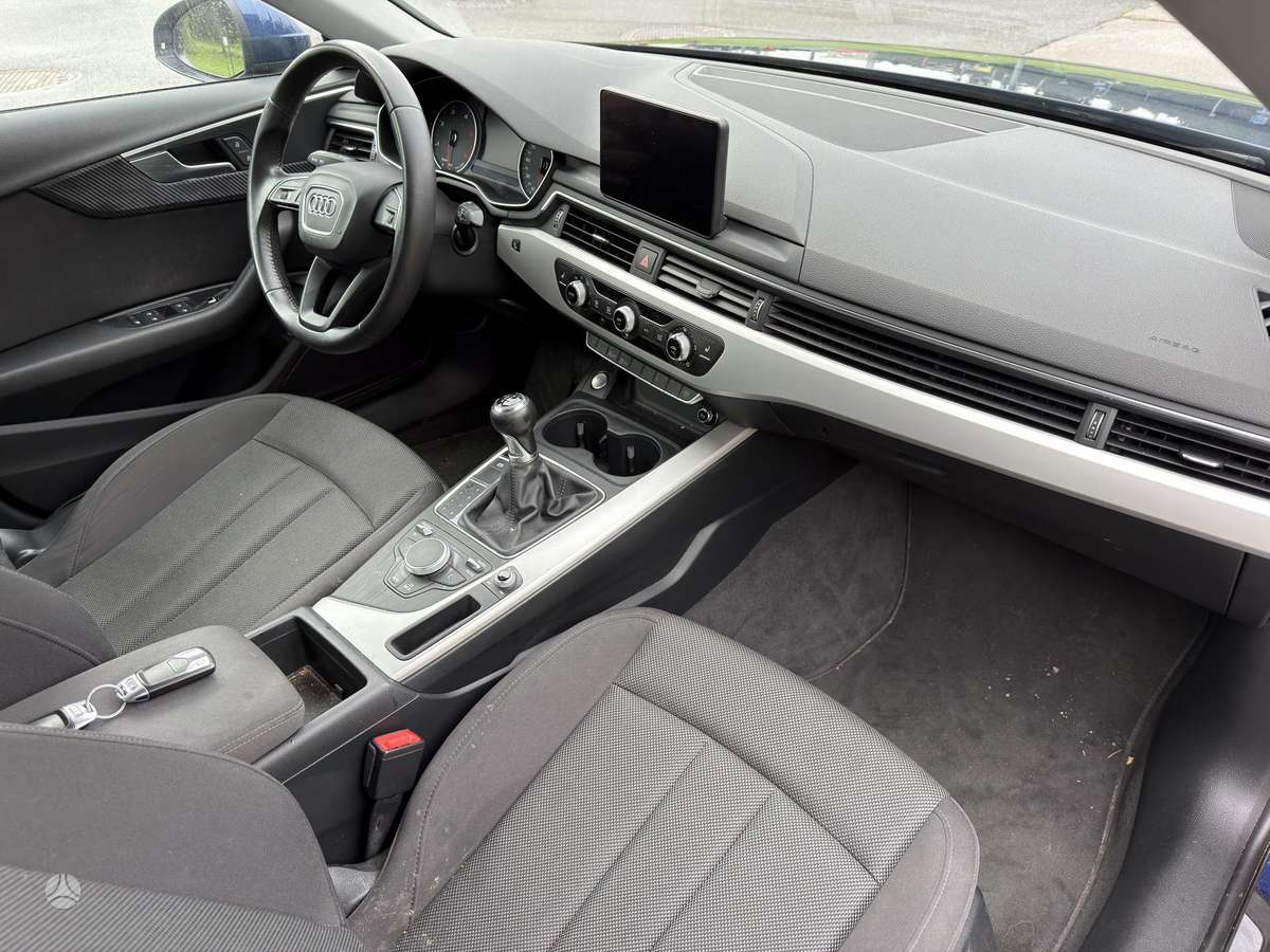 Audi A4, 2.0 l., sedanas