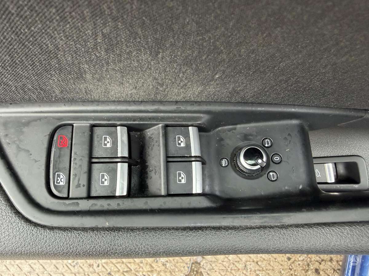 Audi A4, 2.0 l., Седан