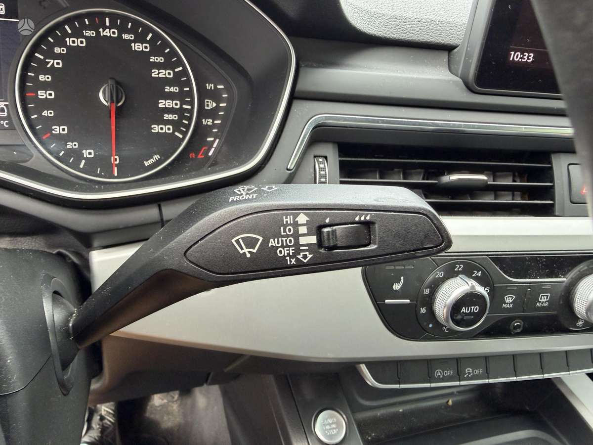 Audi A4, 2.0 l., Седан