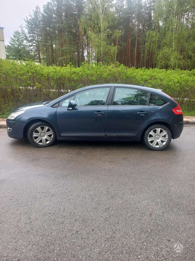 Citroen C4, 1.6 l., hatchback