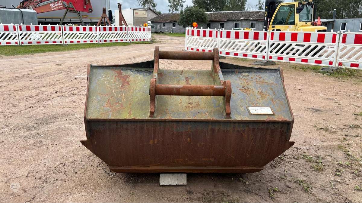 Caterpillar S70, buckets