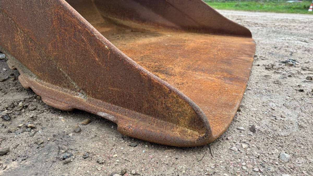 Caterpillar S70, kaušai