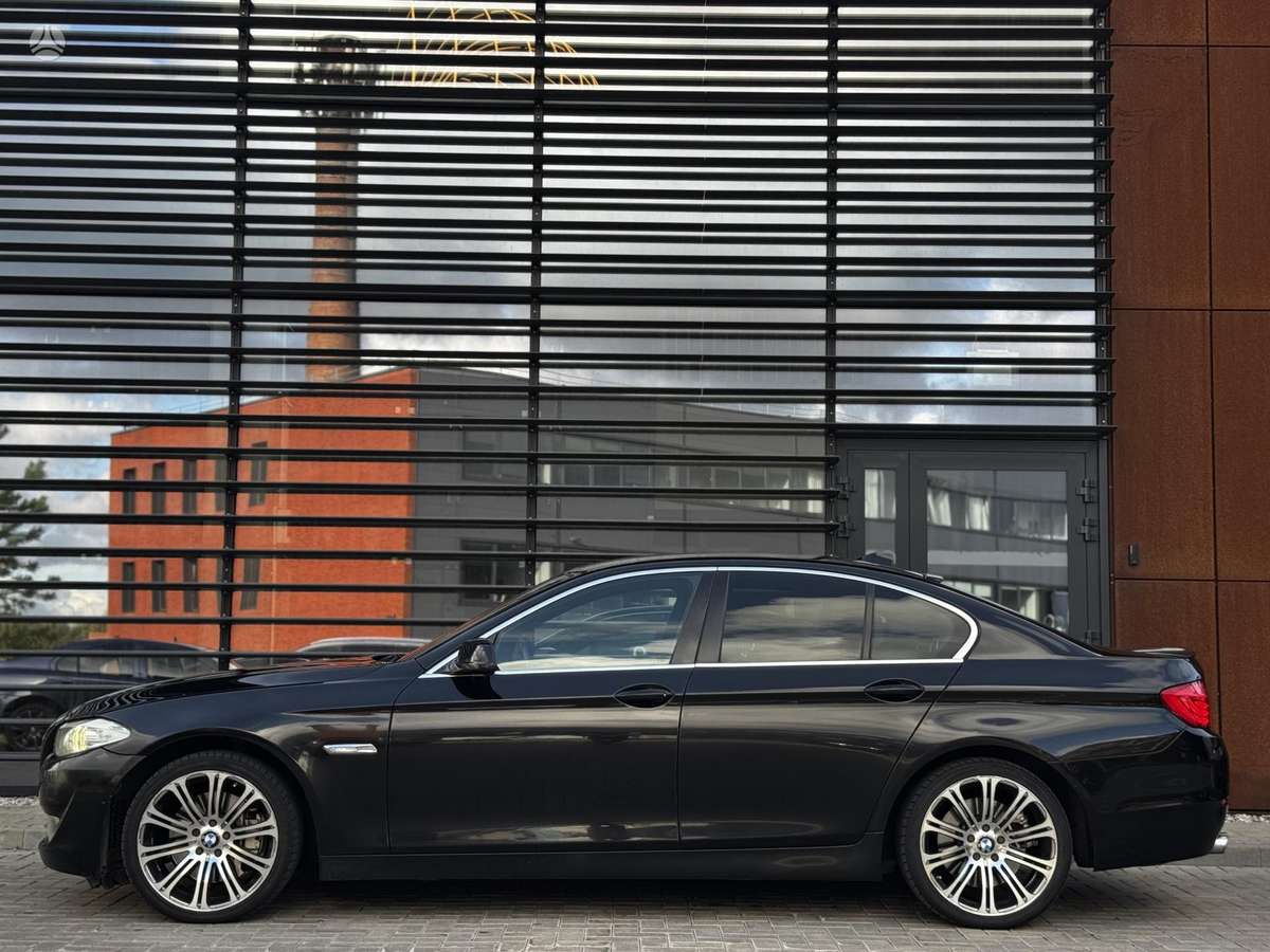 BMW 525, 3.0 l., Седан