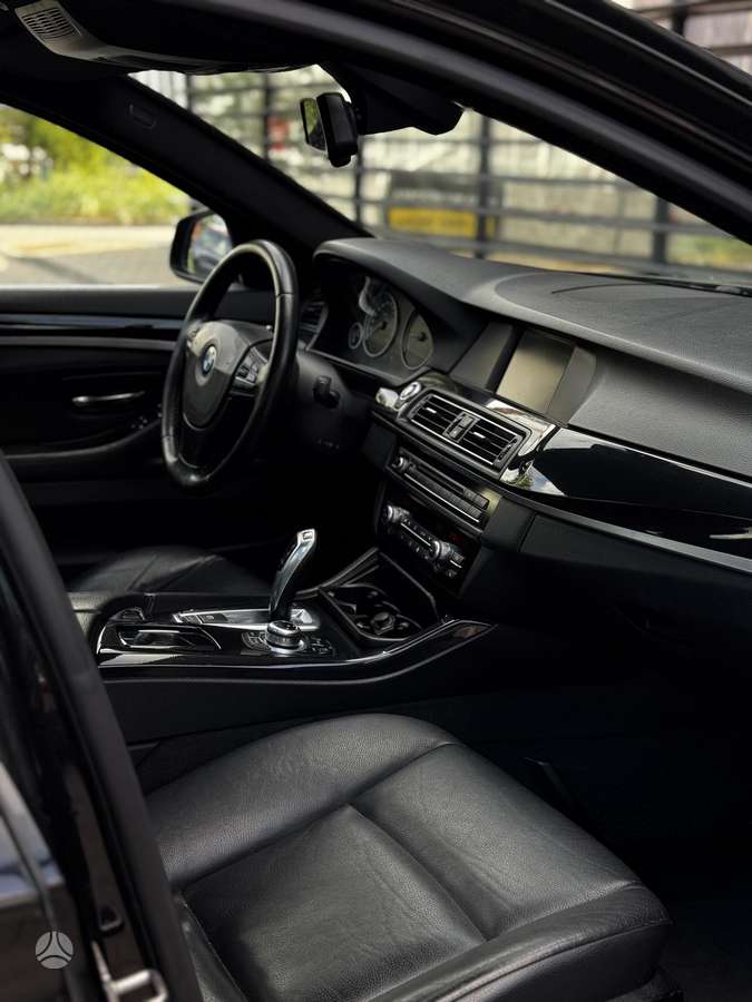 BMW 525, 3.0 l., Седан