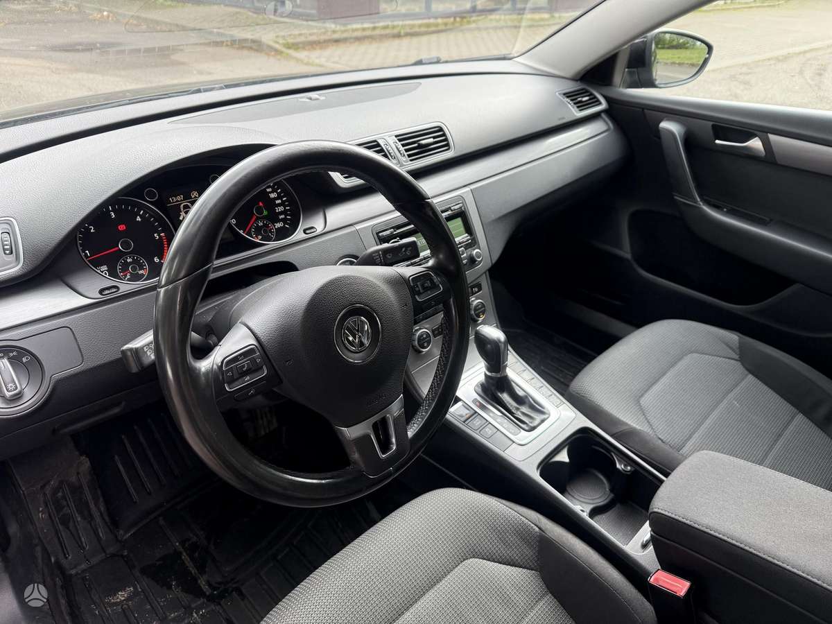Volkswagen Passat - 7