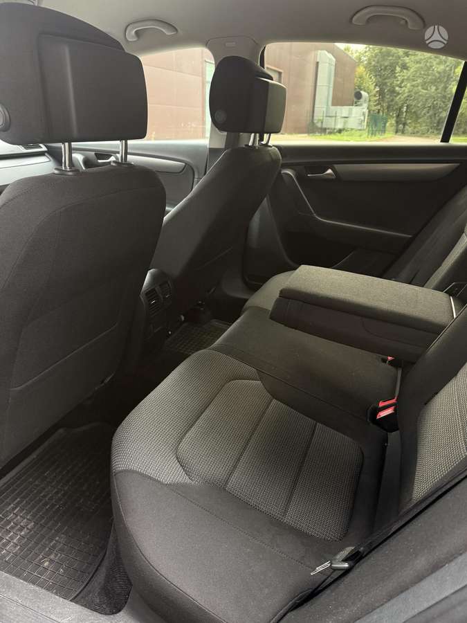 Volkswagen Passat - 10