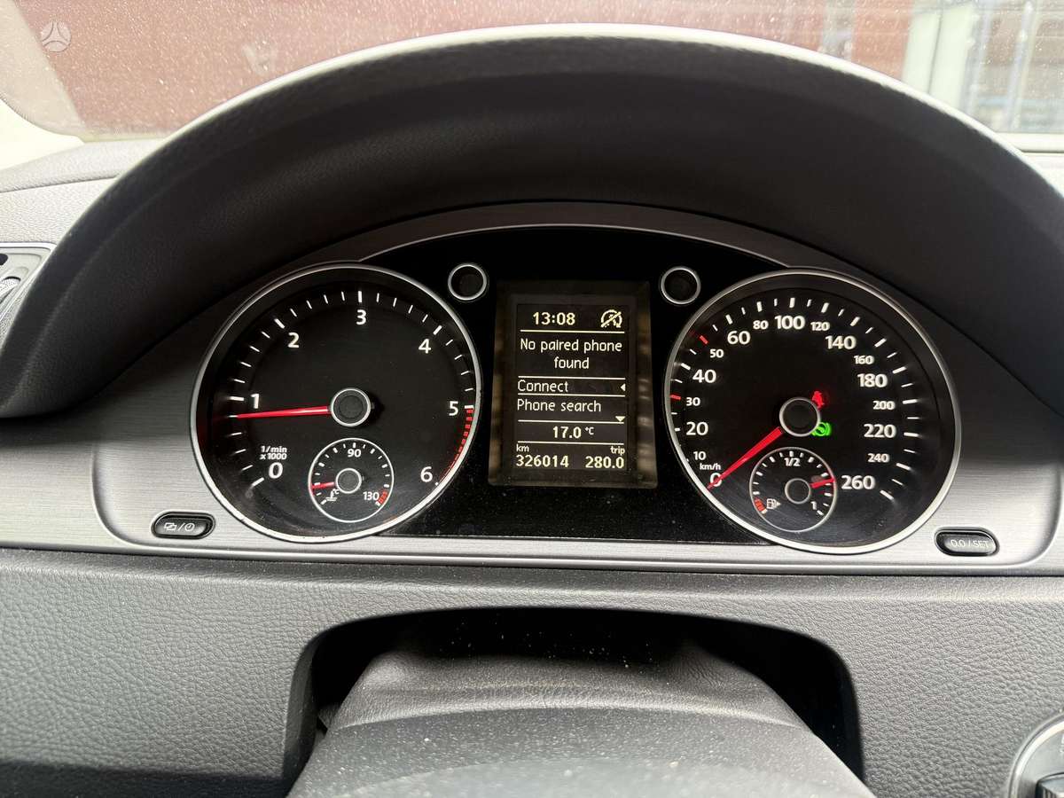 Volkswagen Passat - 8