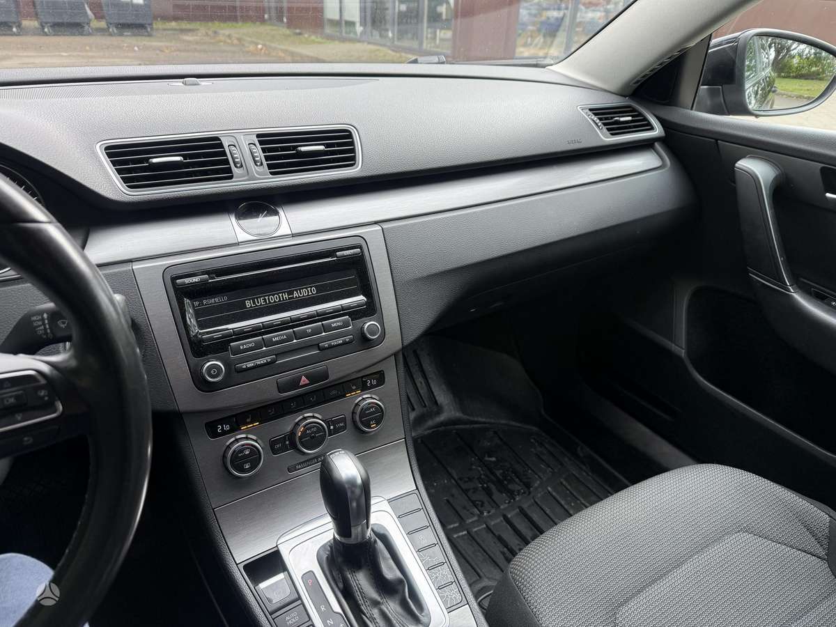 Volkswagen Passat - 9