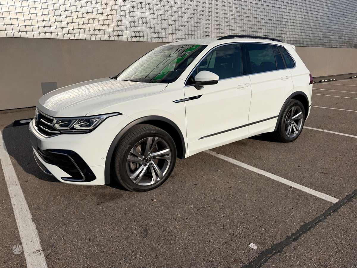 Volkswagen Tiguan - 1