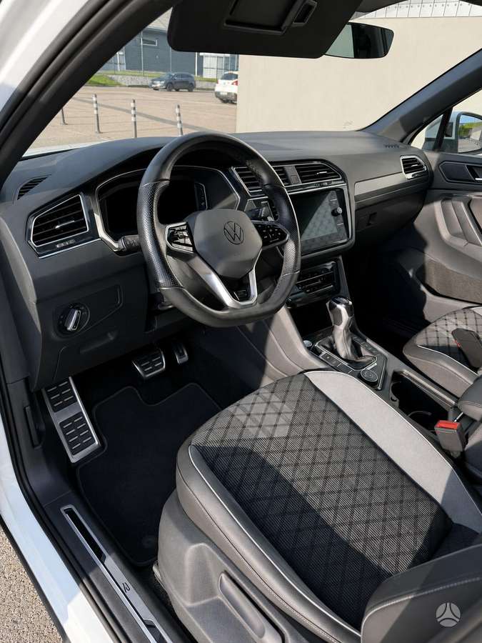 Volkswagen Tiguan - 7