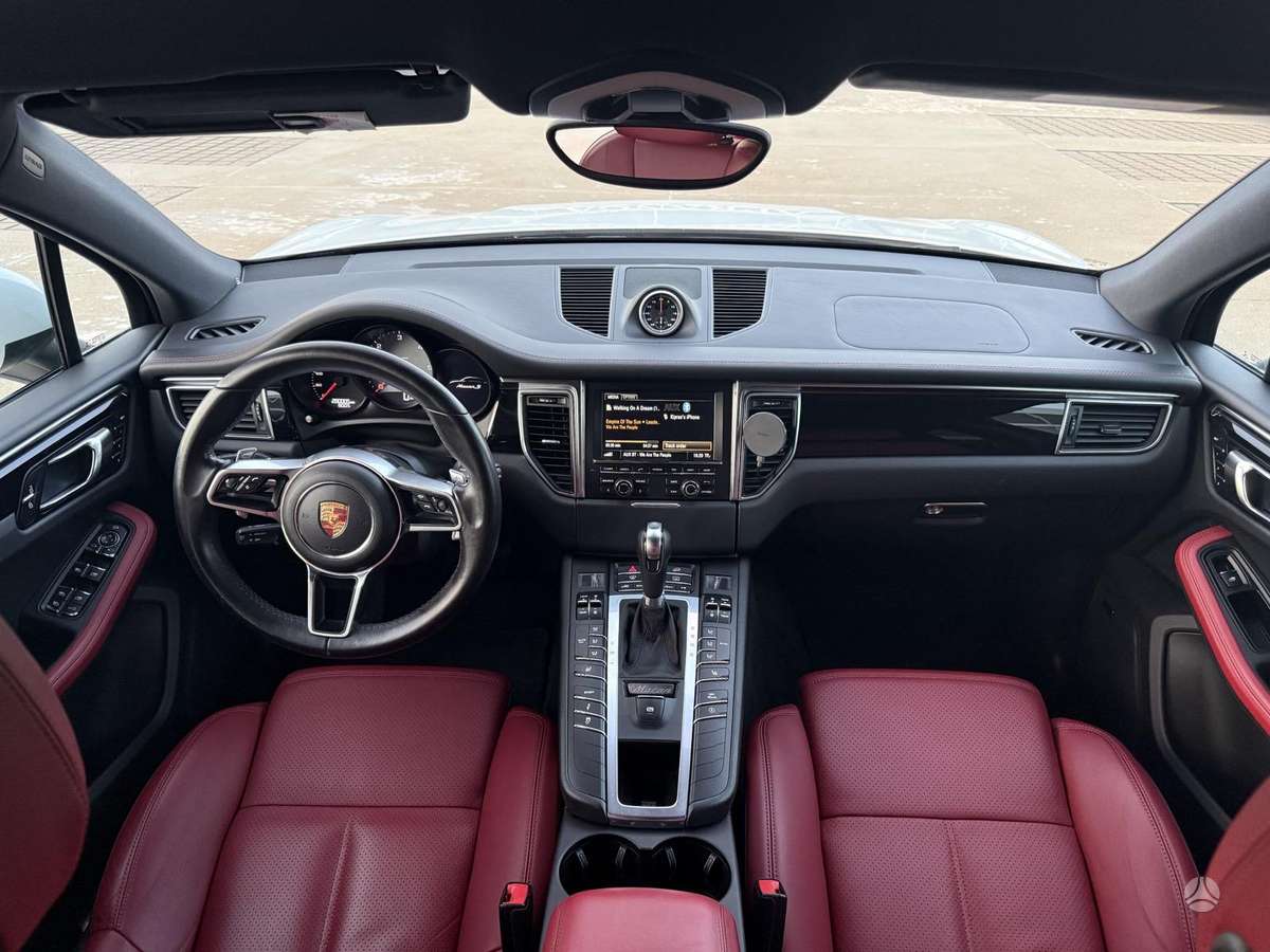 Porsche Macan - 10