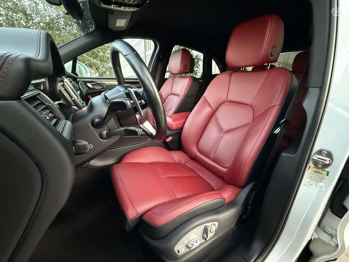 Porsche Macan - 11