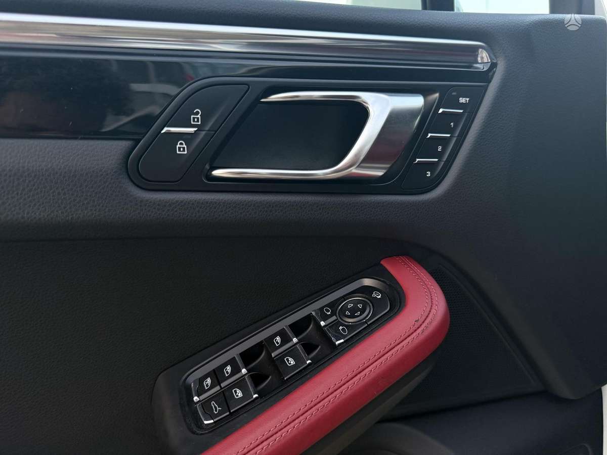 Porsche Macan - 12