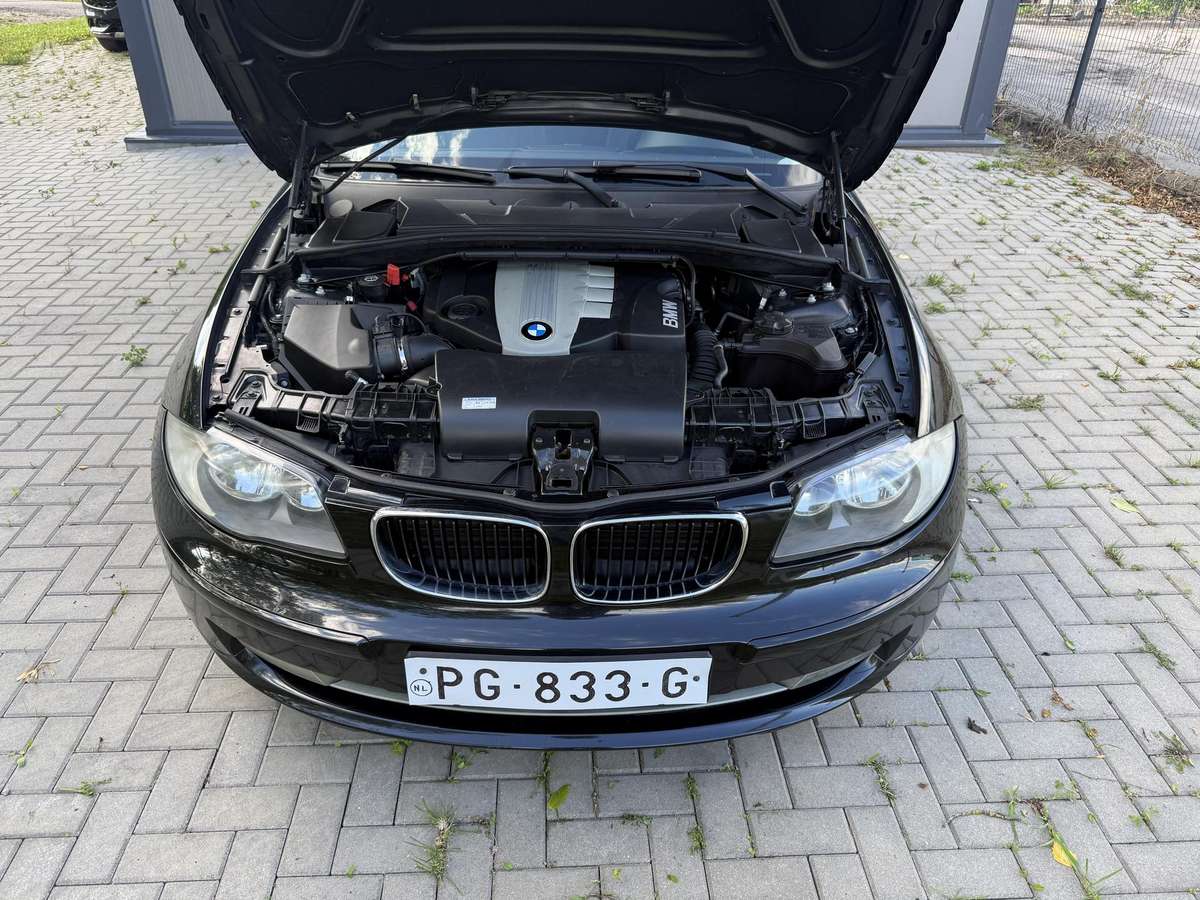 BMW 118, 2.0 l., hatchback