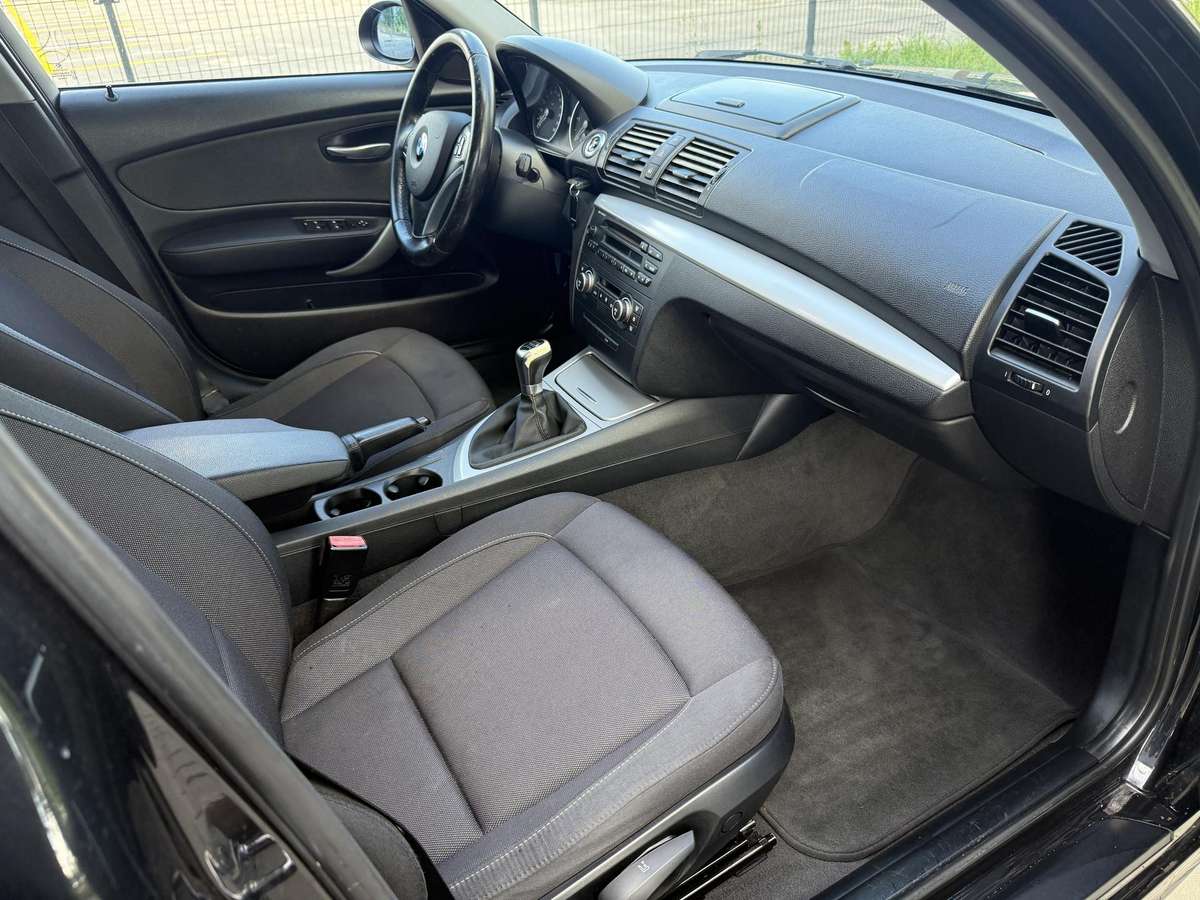 BMW 118, 2.0 l., hatchback
