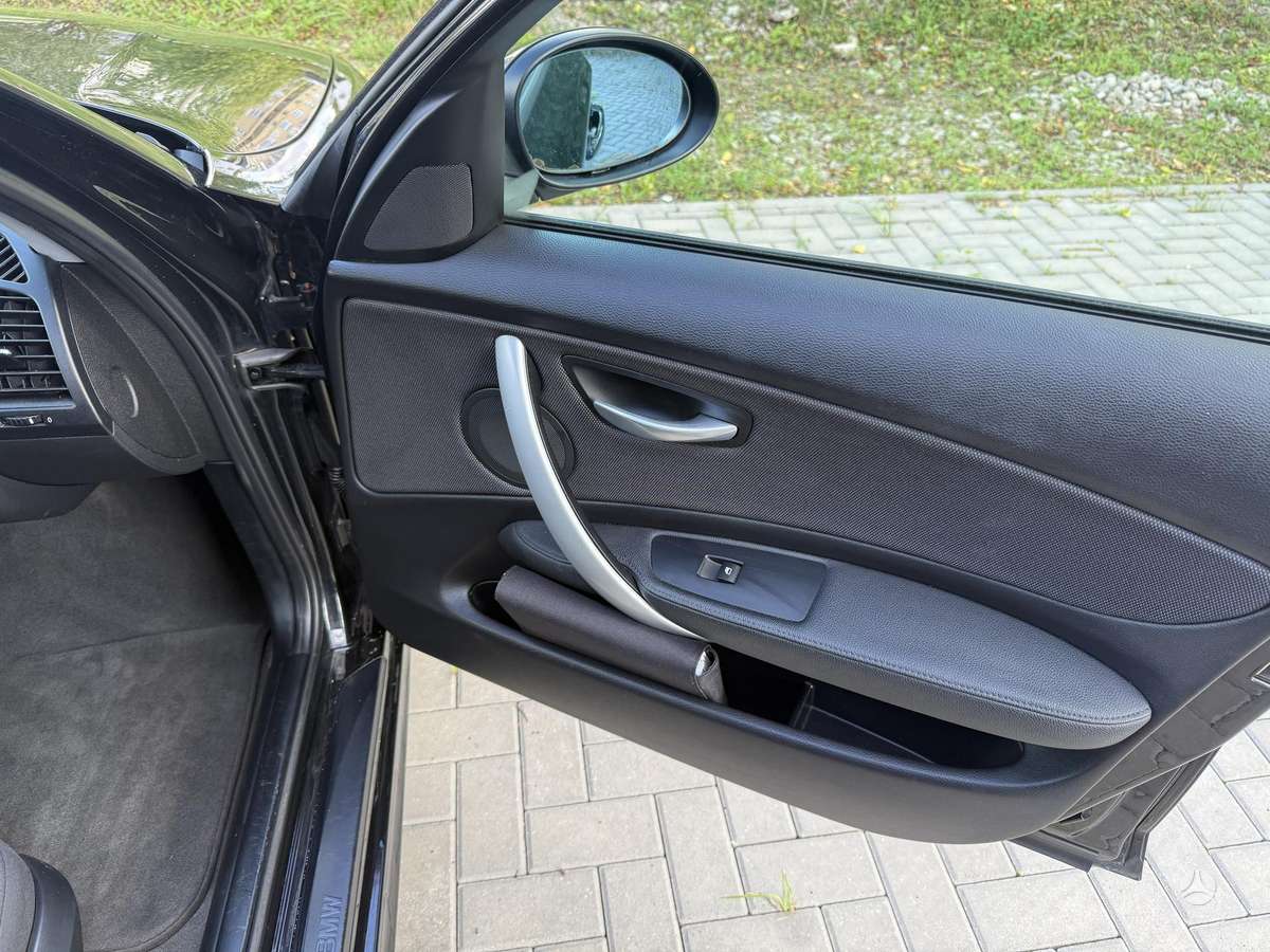 BMW 118, 2.0 l., hatchback