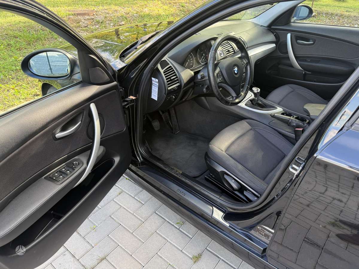 BMW 118, 2.0 l., hatchback