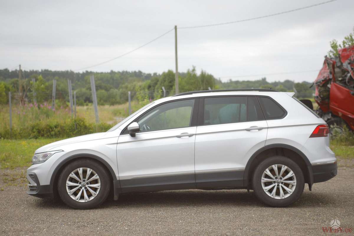 Volkswagen Tiguan - 4