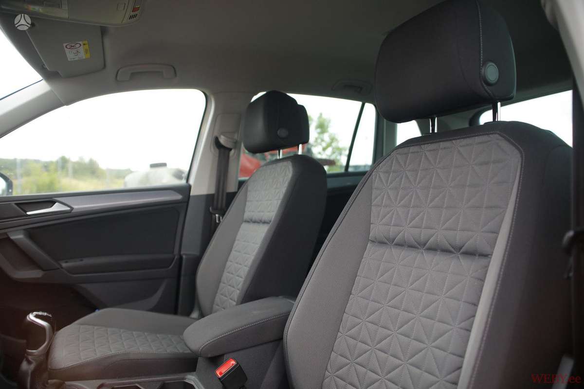 Volkswagen Tiguan - 12