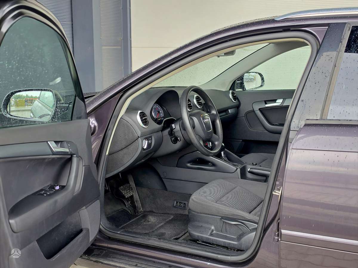 Audi A3, 1.6 l., hatchback
