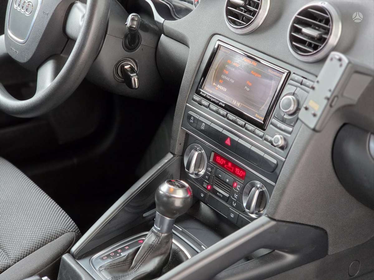 Audi A3, 1.6 l., hatchback
