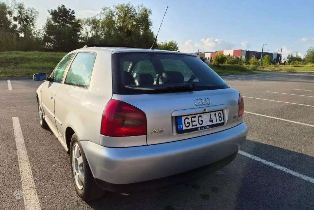 Audi A3, 1.6 l., hatchback