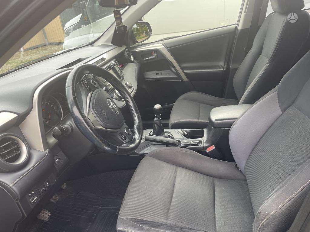 Toyota RAV4 - 6