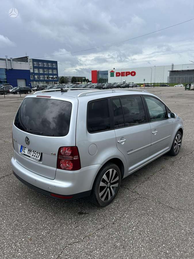 Volkswagen Touran - 4