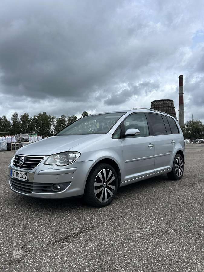 Volkswagen Touran - 8