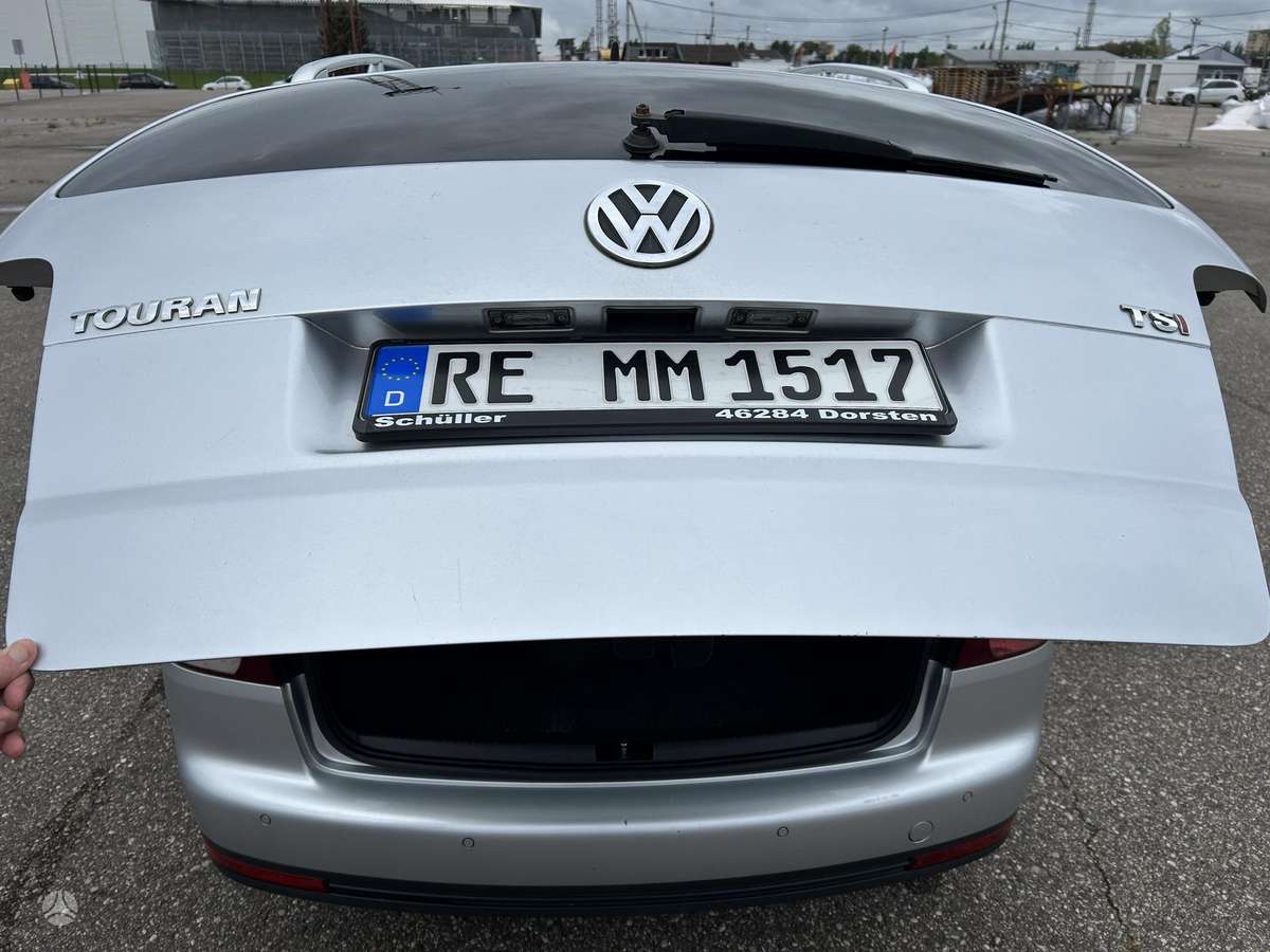 Volkswagen Touran - 11