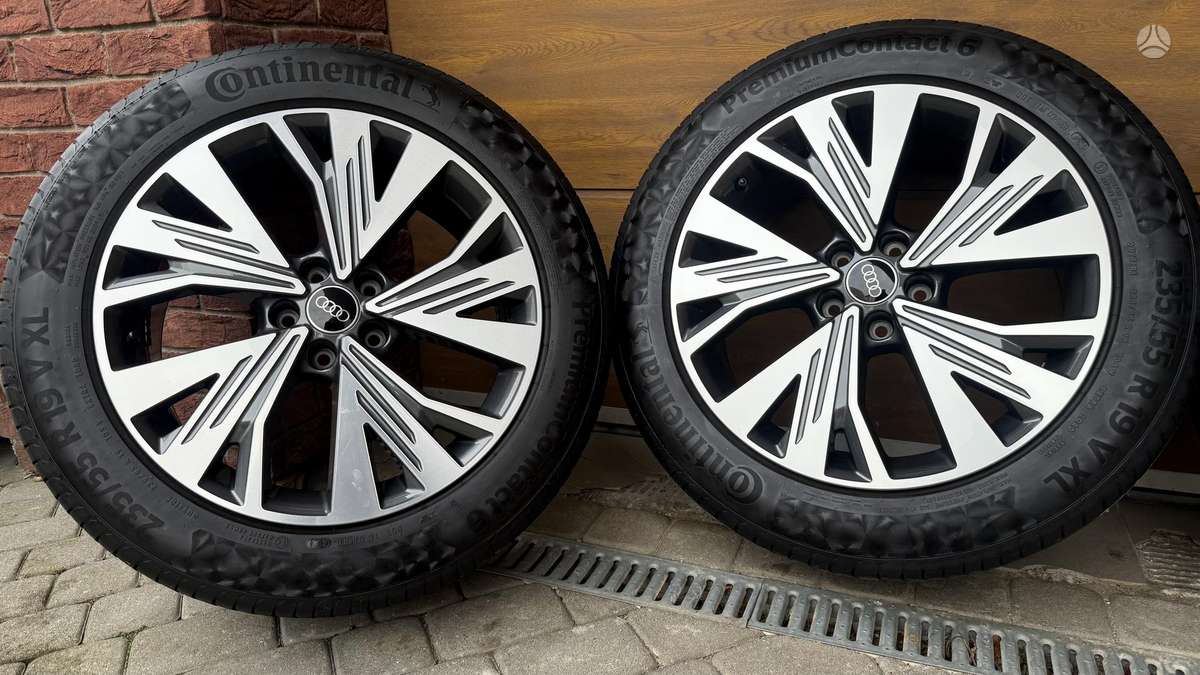 Audi Q4 etron, lengvojo lydinio, R19