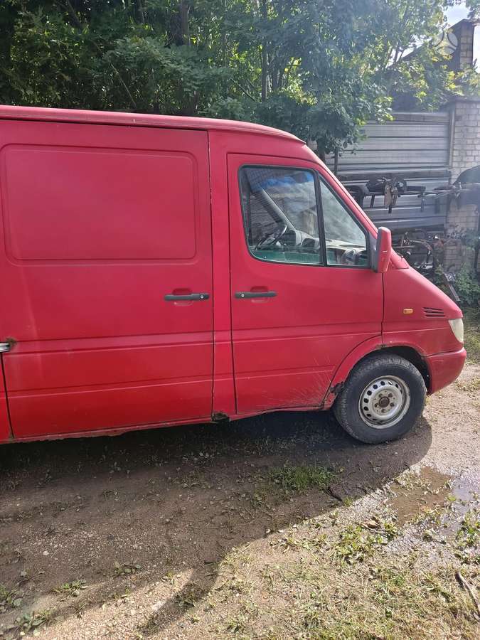 Mercedes-Benz Sprinter, passenger vans