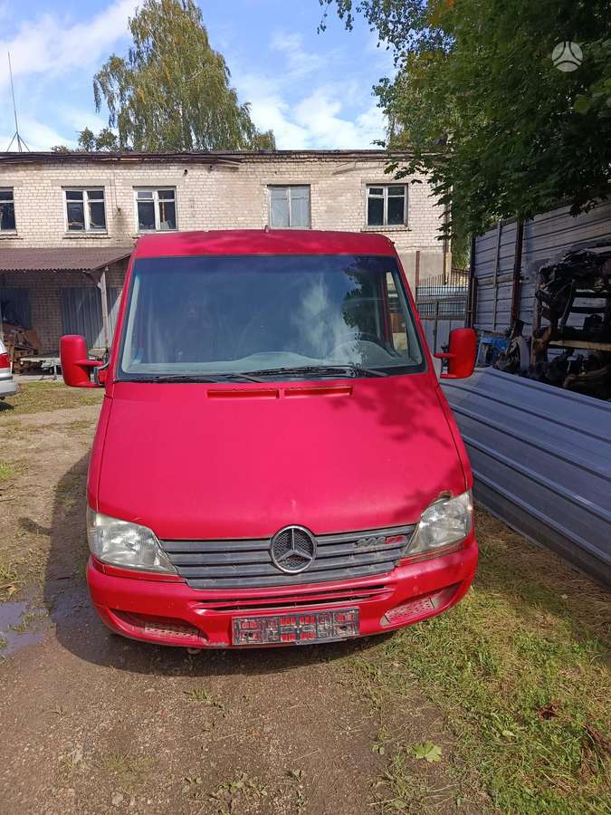 Mercedes-Benz Sprinter, passenger vans