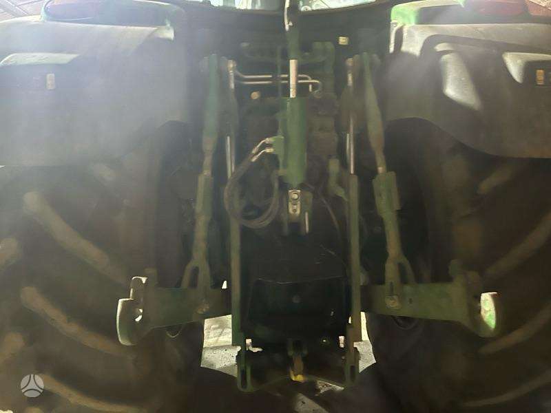 John Deere 6215R, tractors