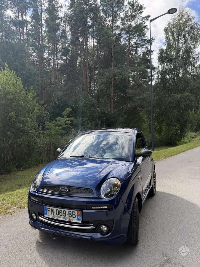 Microcar DUE, hatchback