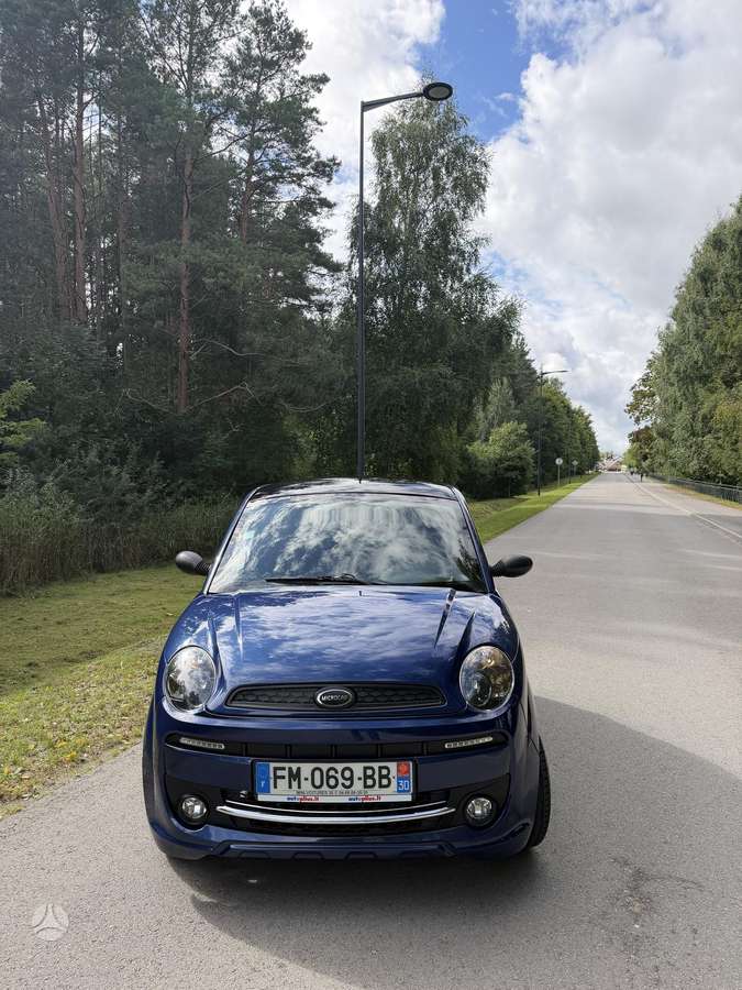 Microcar DUE, hatchback