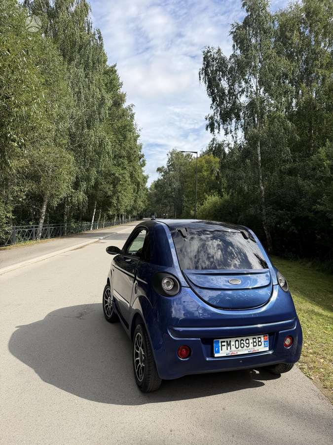 Microcar DUE, hatchback