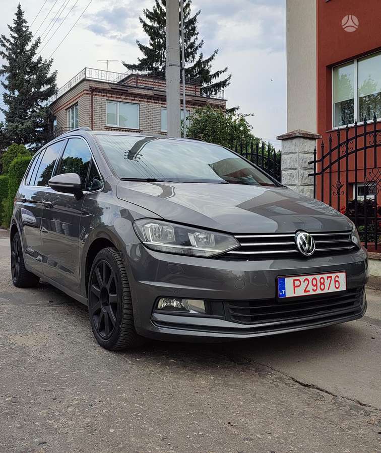 Volkswagen Touran - 1