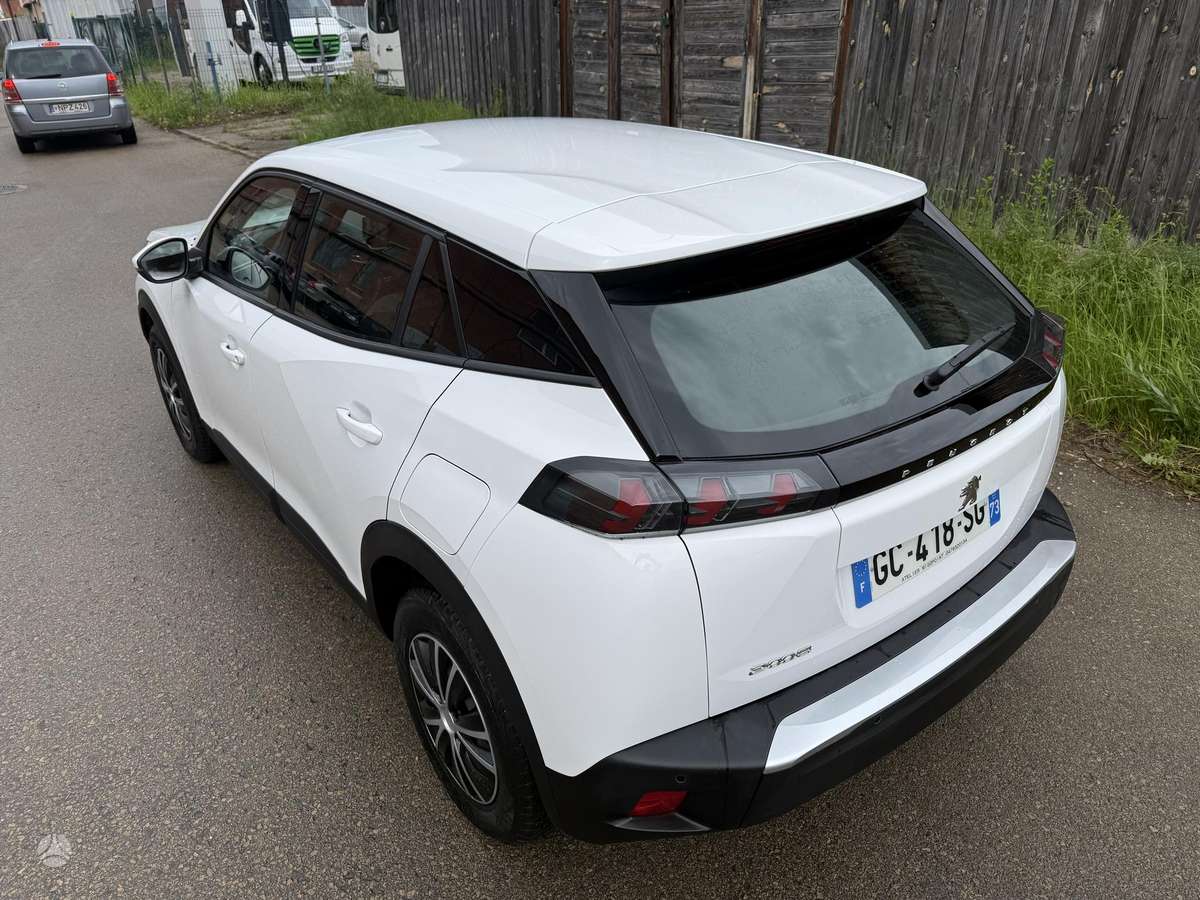 Peugeot 2008 - 8
